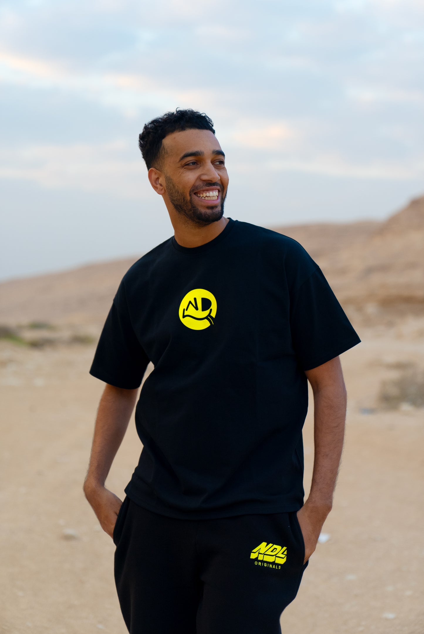 NDL Oversized Smiley T-Shirt Black/Yellow